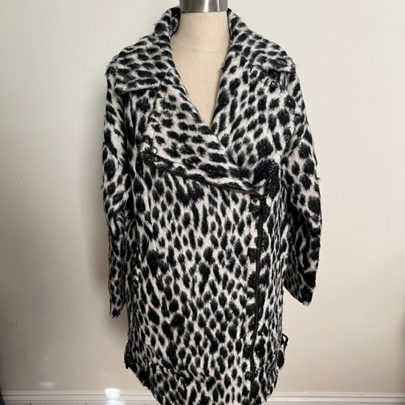 Banana Republic Jackets & Blazers - Banana Republic Animal Print Coat